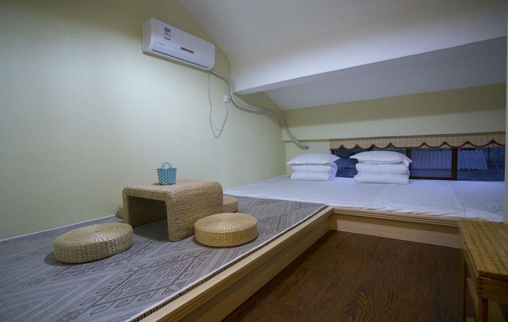 Zerg Backpackers Youth Hostel Сиан Стая снимка