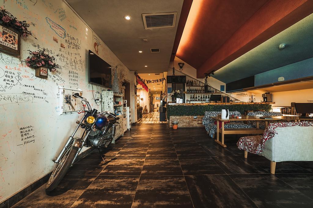 Zerg Backpackers Youth Hostel Сиан Екстериор снимка