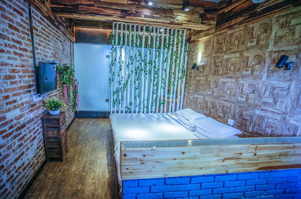 Zerg Backpackers Youth Hostel Сиан Екстериор снимка