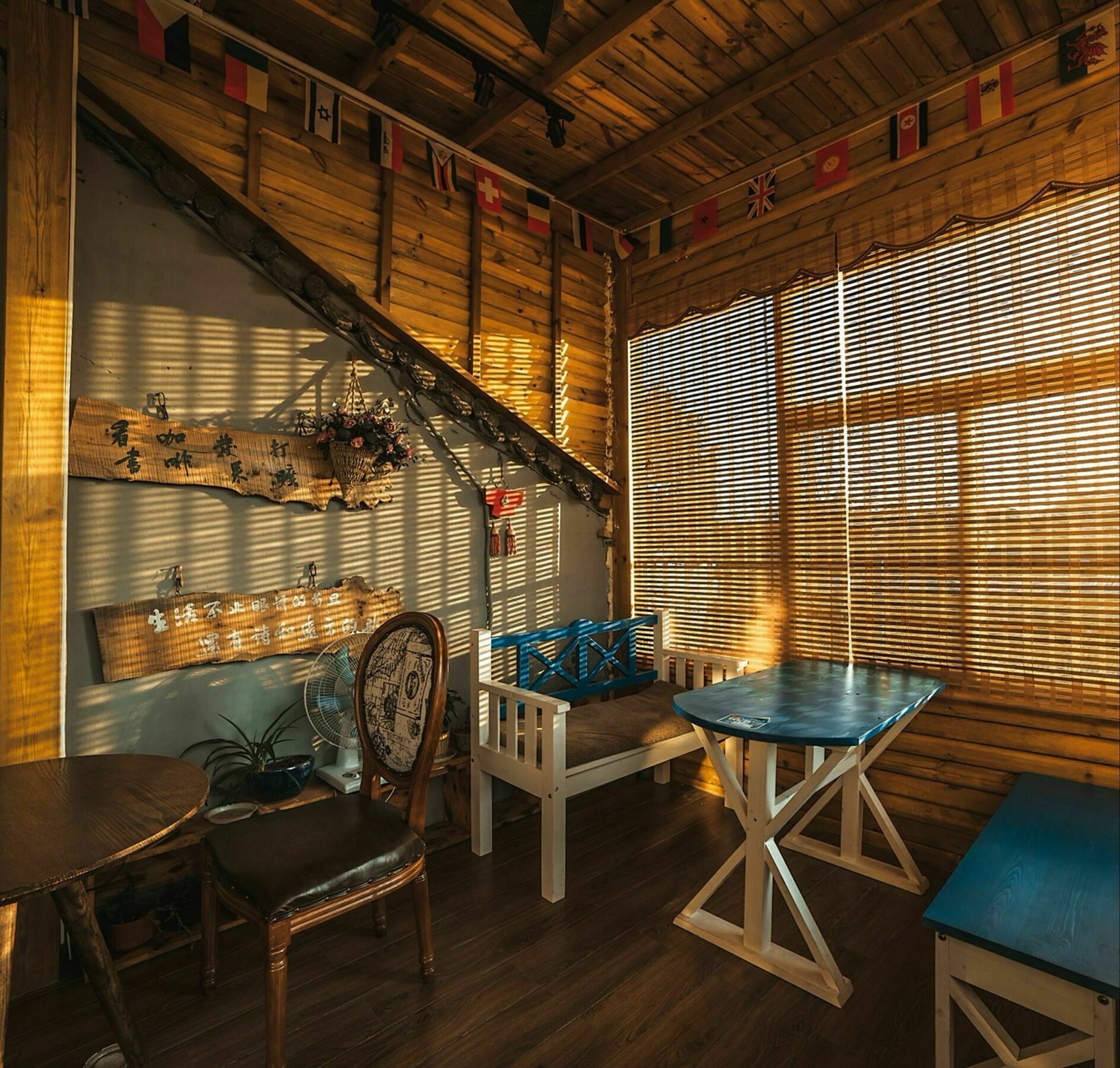 Zerg Backpackers Youth Hostel Сиан Екстериор снимка